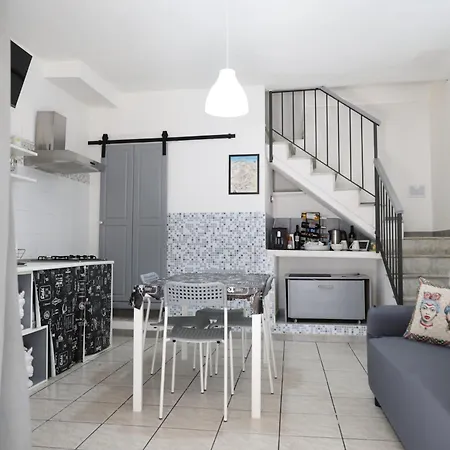 Castello Ursino House *