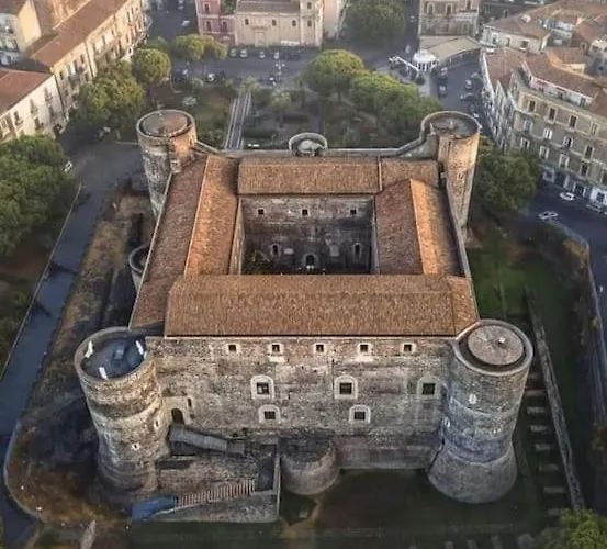 Castello Ursino House